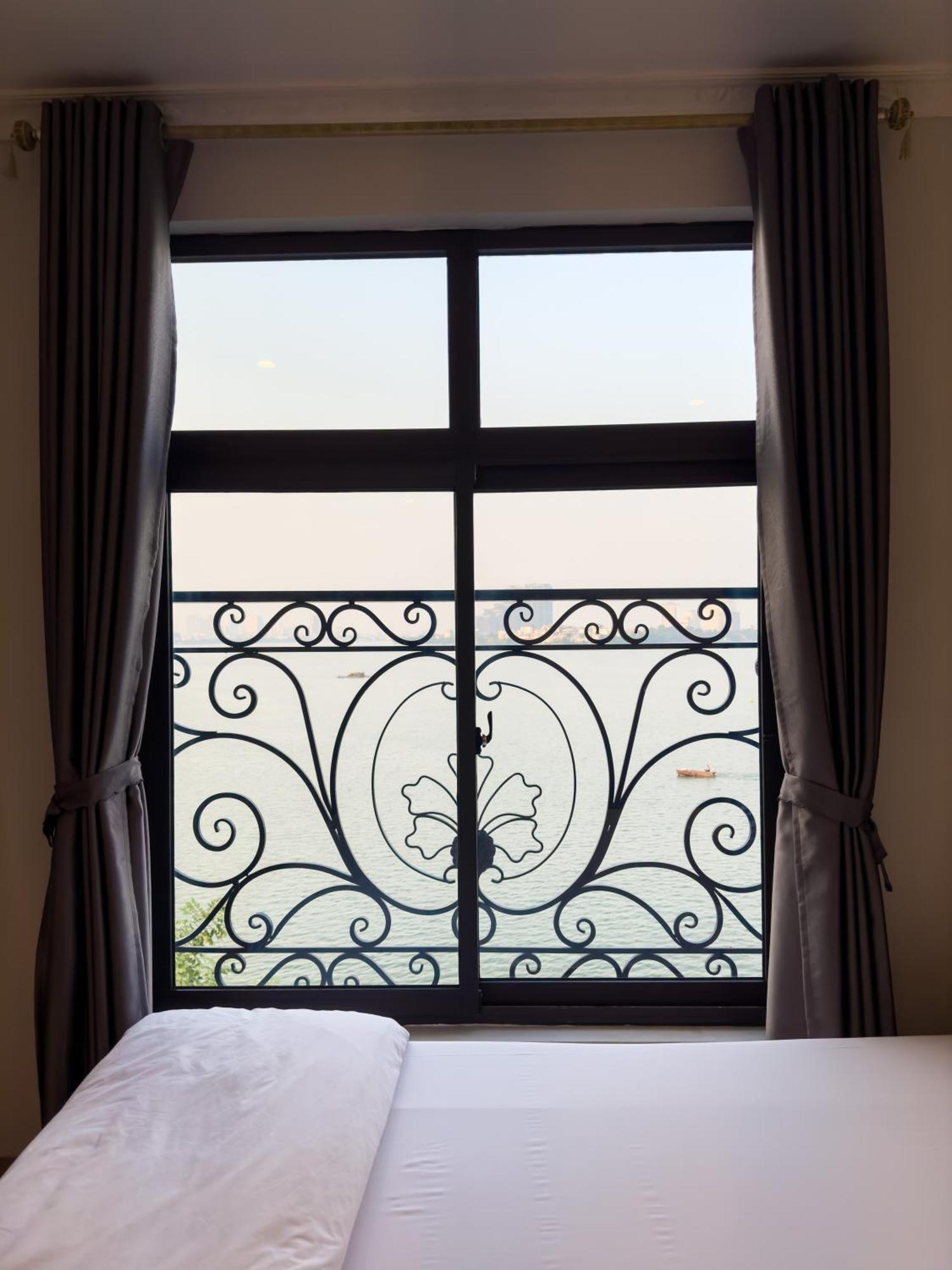Ven Ho Hotel Hanoi Buitenkant foto