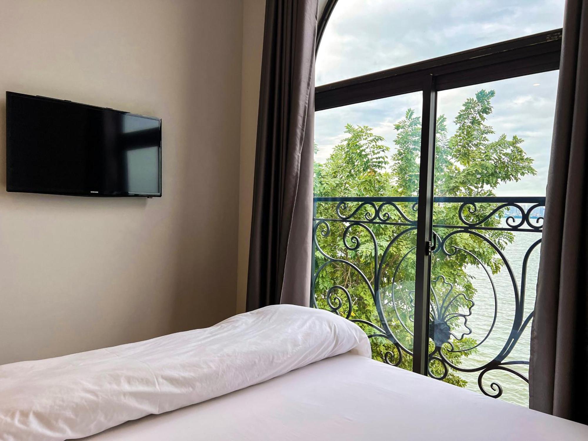Ven Ho Hotel Hanoi Buitenkant foto