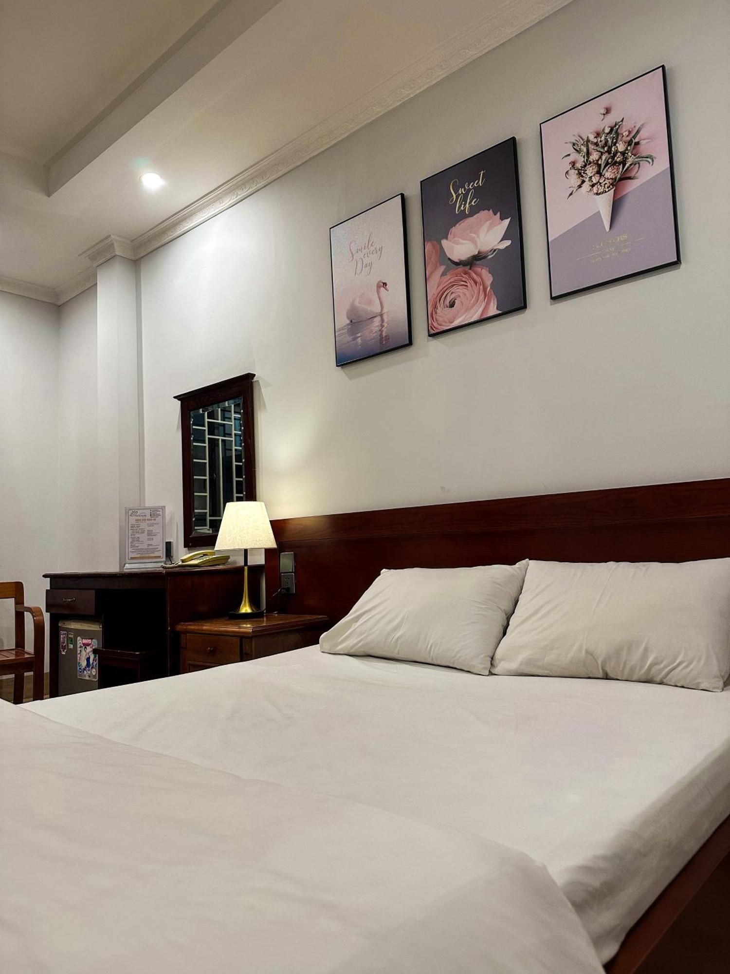 Ven Ho Hotel Hanoi Buitenkant foto