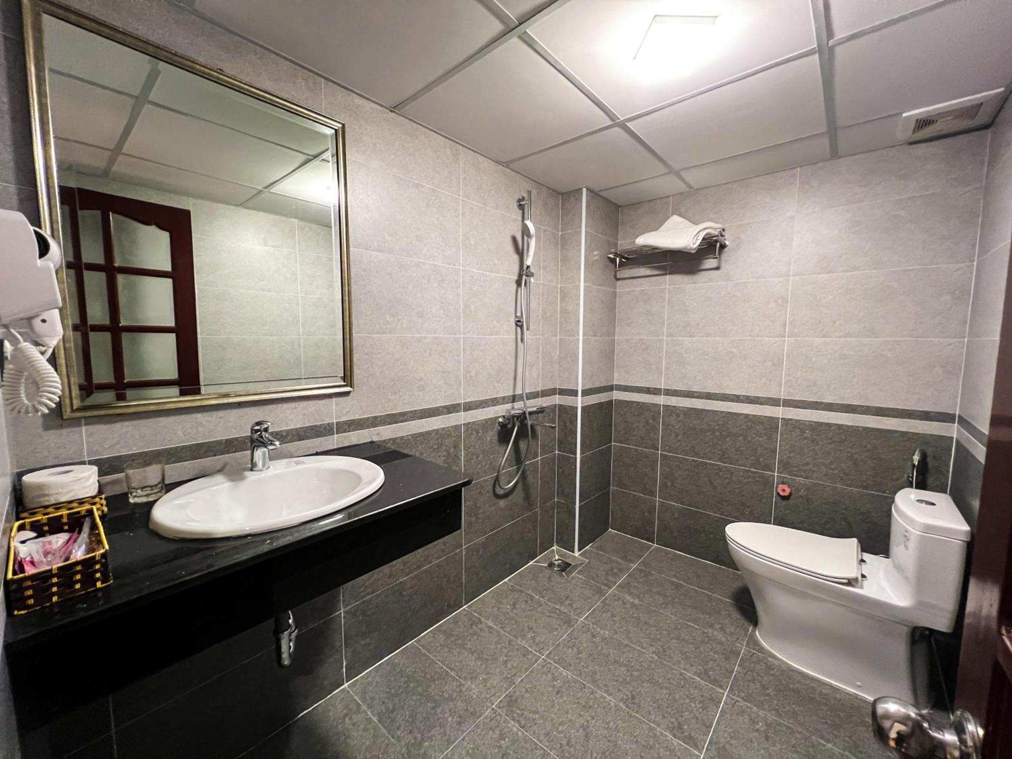 Ven Ho Hotel Hanoi Buitenkant foto